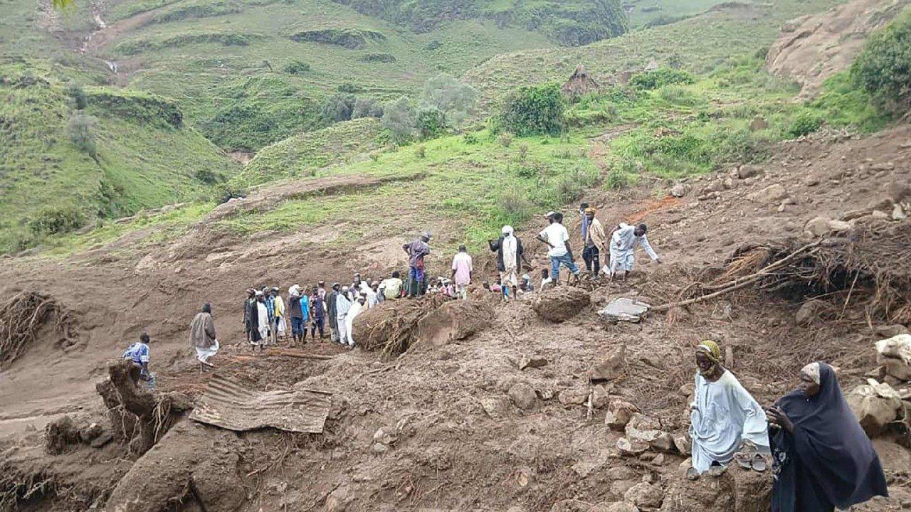 El dolor del Papa en la tragedia en Darfur que causa miles de cartas - Noticias ...