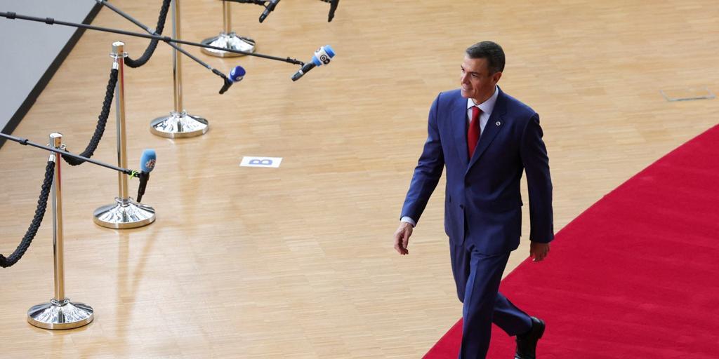 Sánchez blames pressure from Trump, criticizing NATO and announcing the purchase...