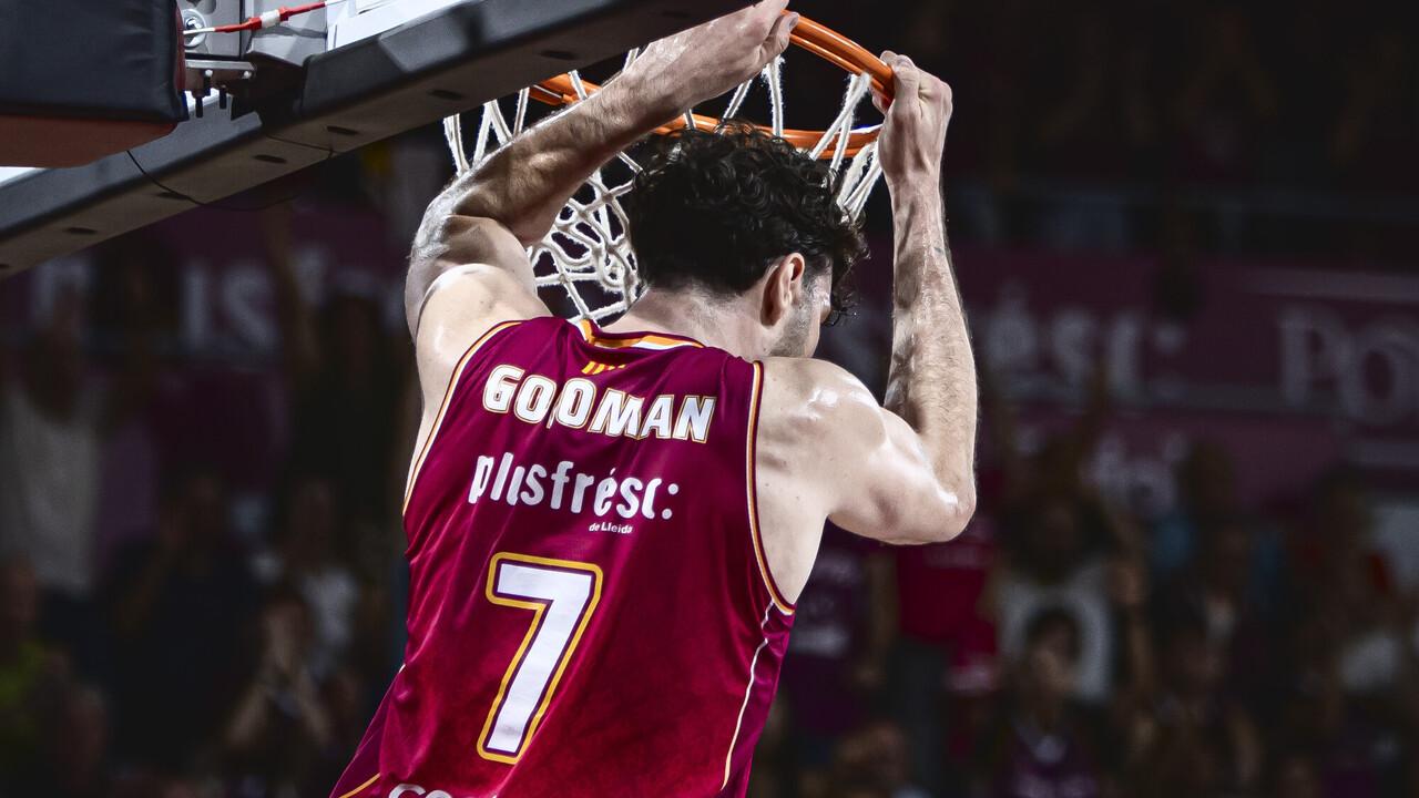 News and treatment section J5 |