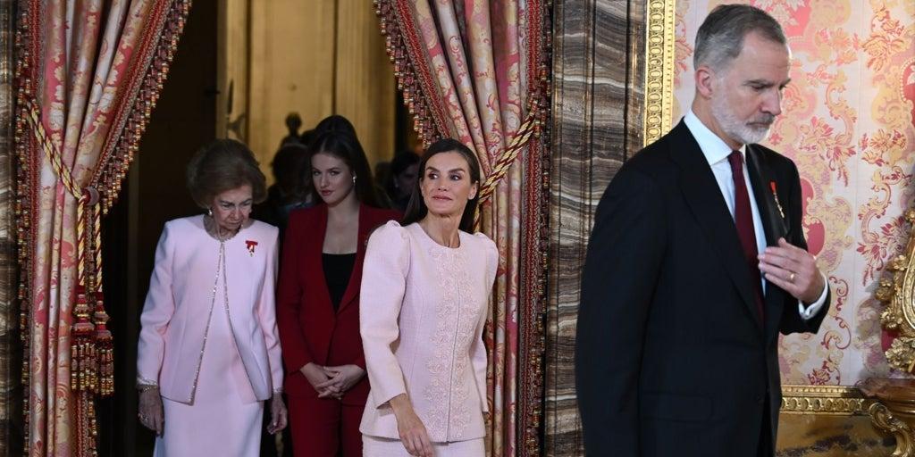 Pink as the union between the Queen and the heiress hugs with her grandmother: Felipe VIs emotional tribute to Queen Sofia
