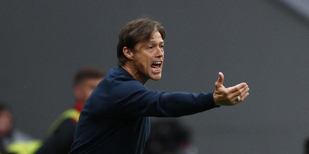 Matías Almeida with jwenn batman Sevilla