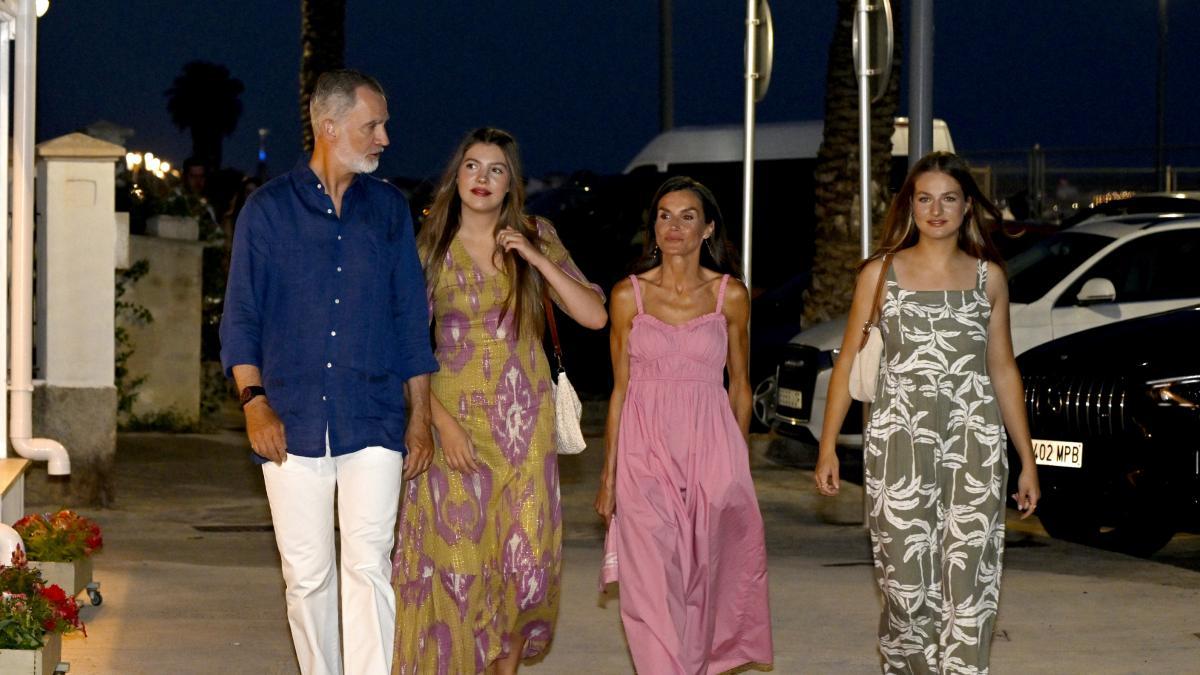 The double of the concern for the Felipe kings and Letizia and their daughters d...